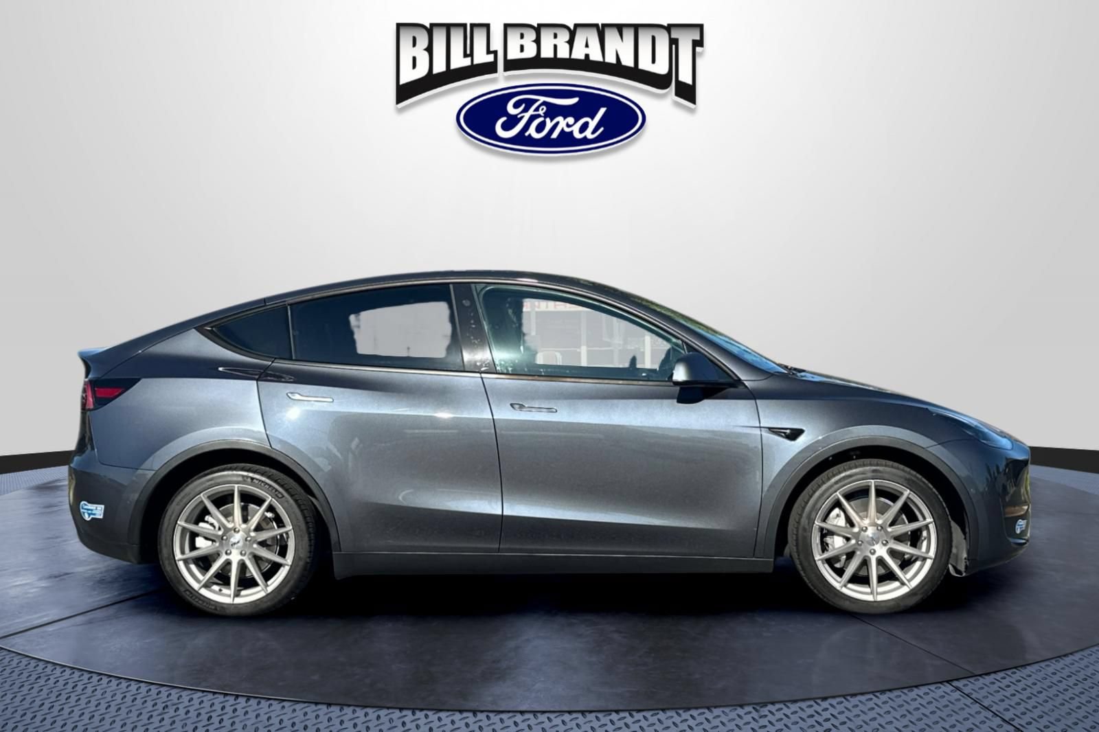 Used 2021 Tesla Model Y Long Range AWD/4WD image 2