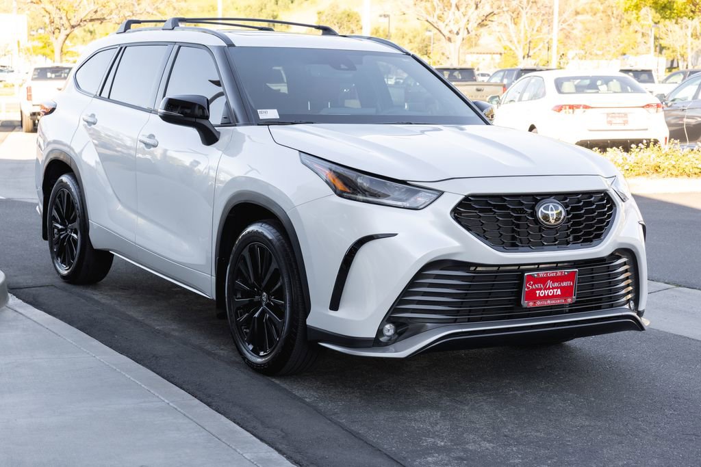 Certified 2024 Toyota Highlander XSE image 3