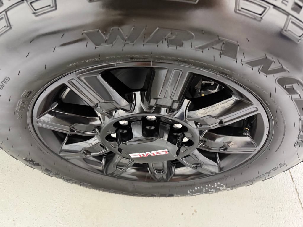 New 2026 GMC Sierra 2500 AT4 w/ AT4 Premium Plus Package AWD/4WD image 8