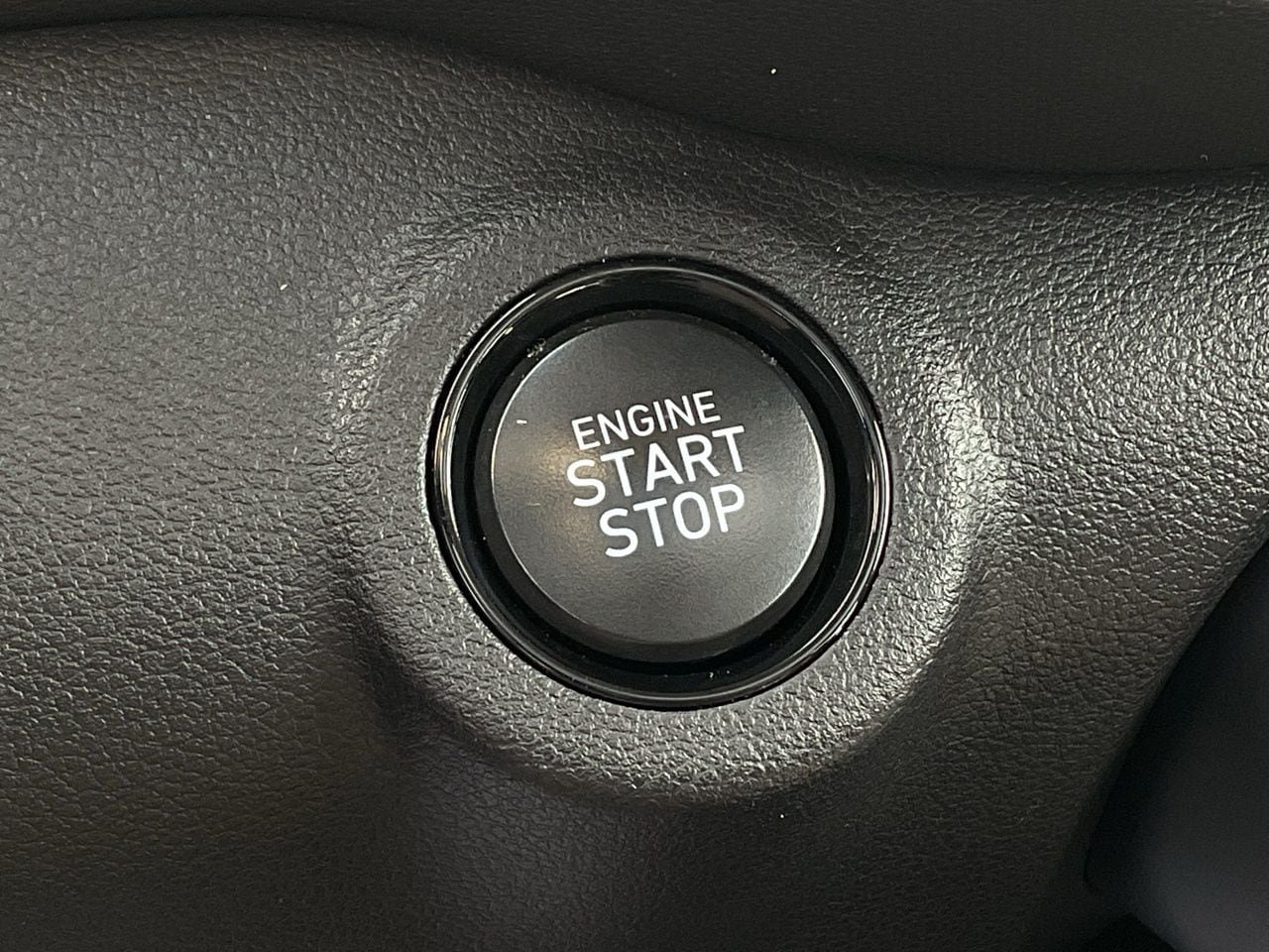 Used 2025 Hyundai Venue SEL FWD image 24