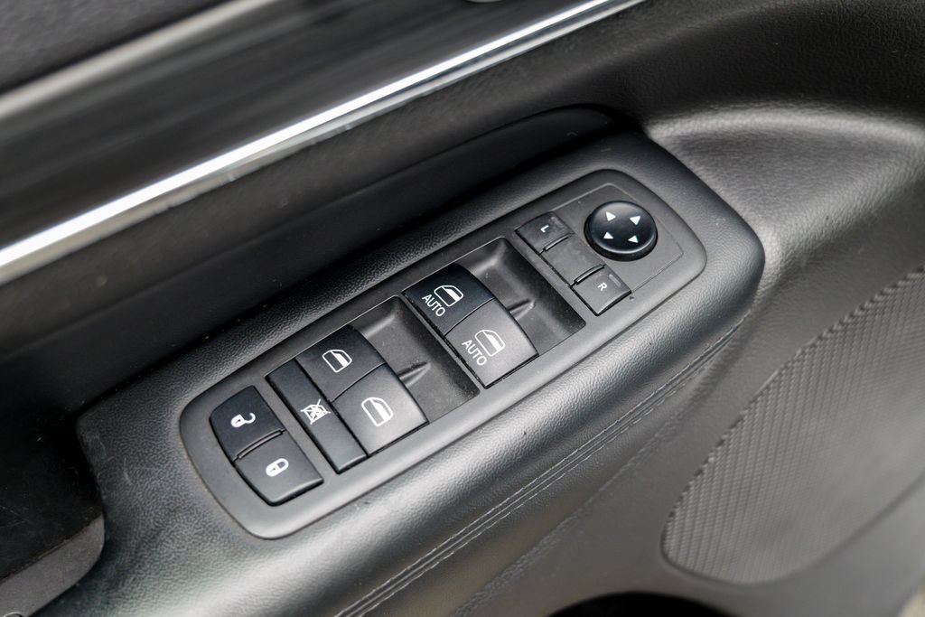 Used 2019 Jeep Grand Cherokee Limited w/ Luxury Group II AWD/4WD image 18