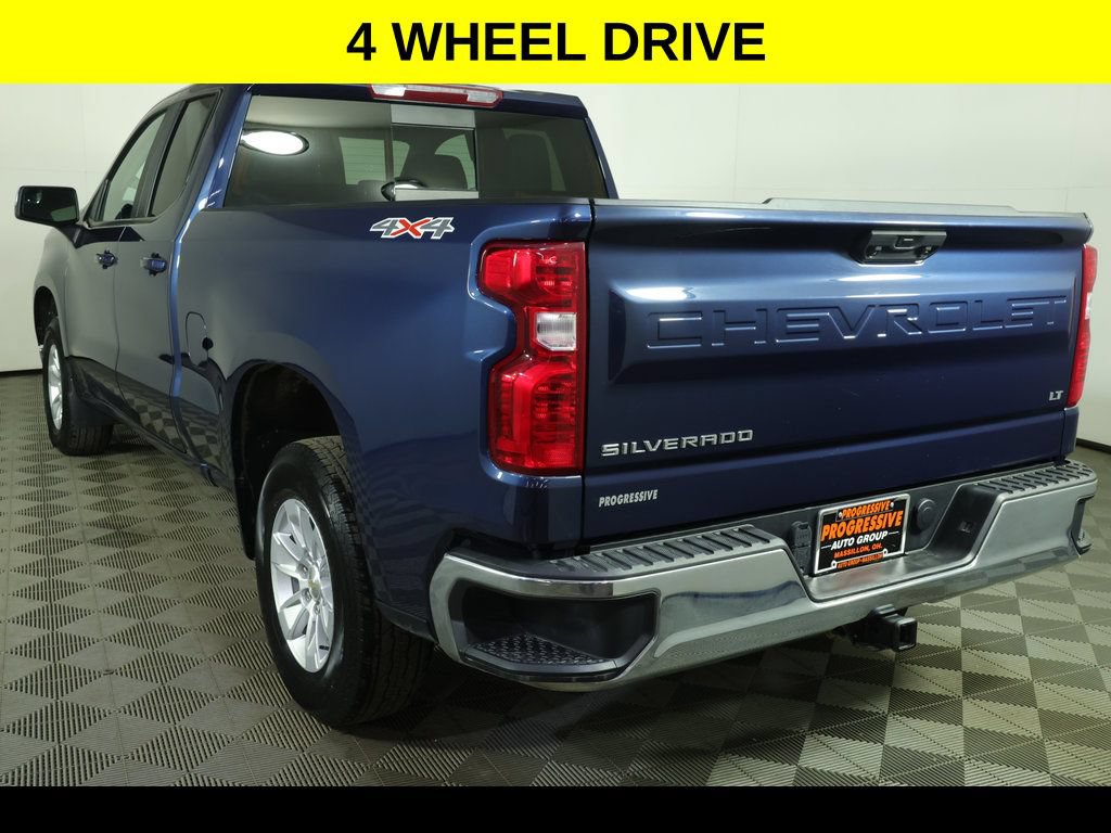 Used 2023 Chevrolet Silverado 1500 LT w/ Convenience Package II AWD/4WD image 4