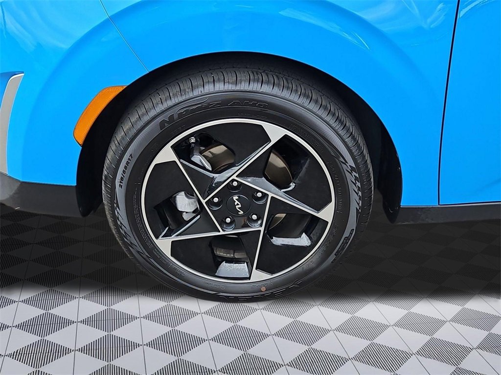 Used 2025 Kia Soul EX image 30