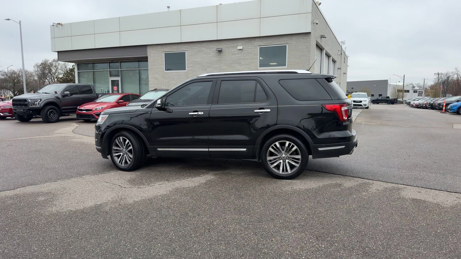 Used 2018 Ford Explorer Platinum image 7