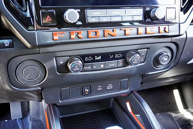 Used 2025 Nissan Frontier Pro-X RWD image 38