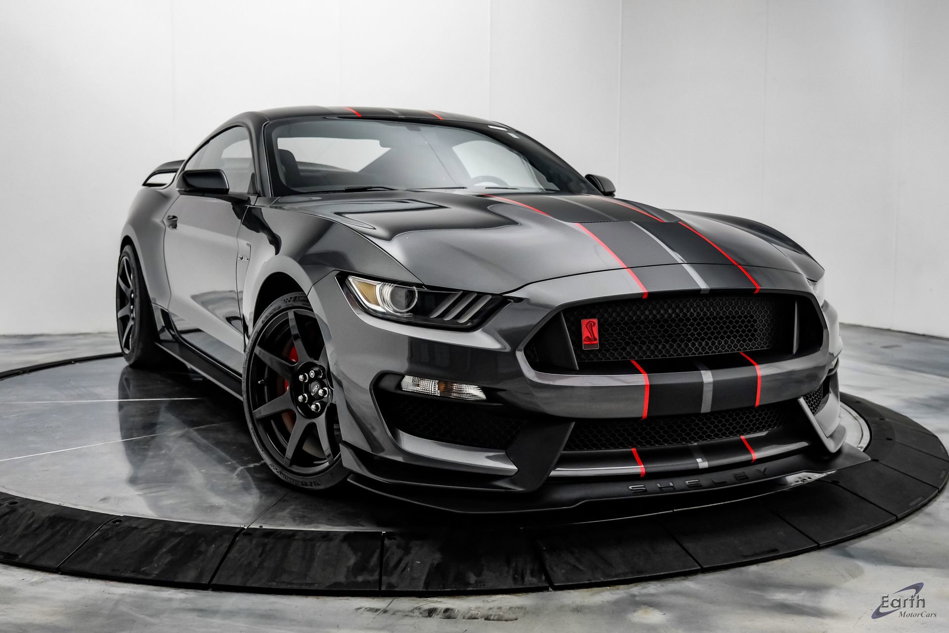 Used 2016 Ford Mustang Shelby GT350R w/ GT350R Equipment Group 920A RWD image 24