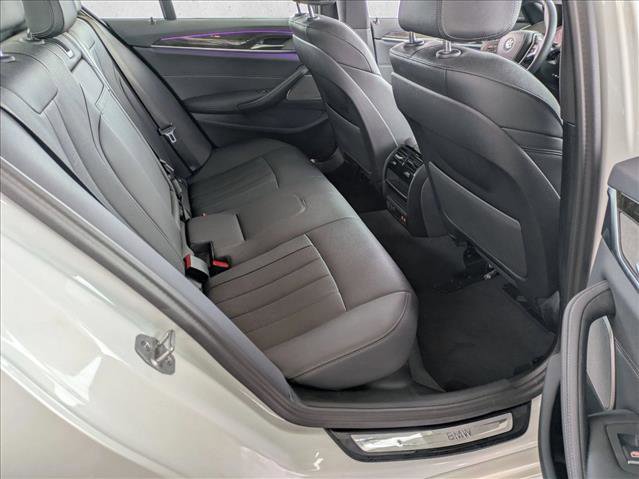 Used 2023 BMW 530e w/ Premium Package image 20