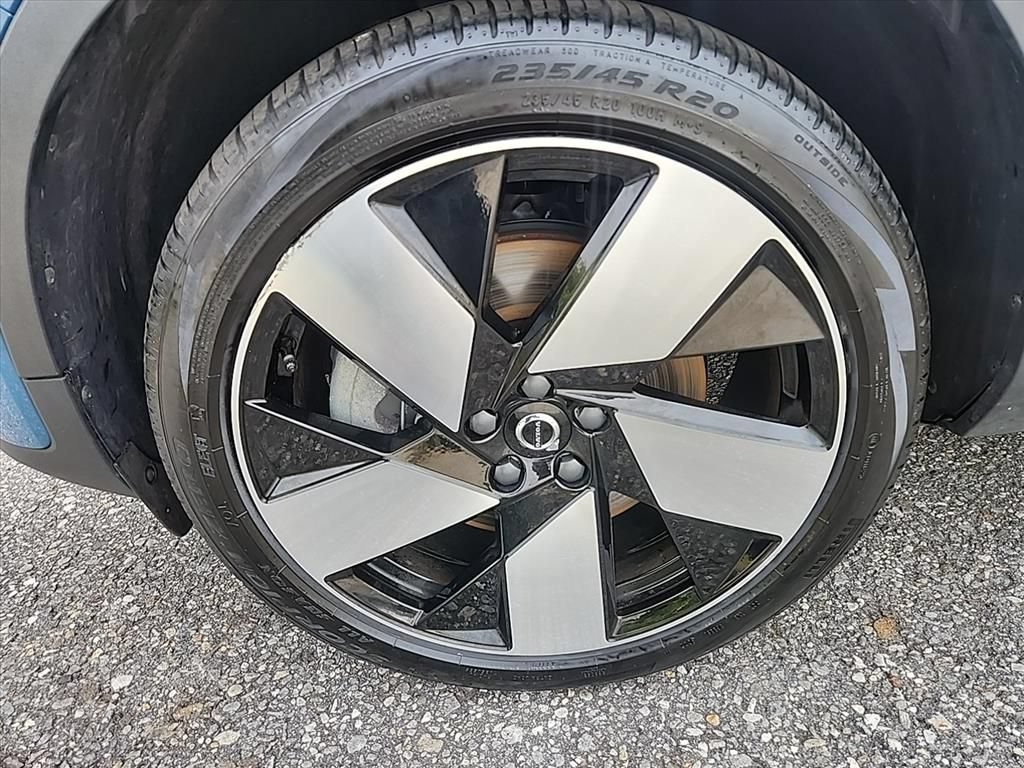 Certified 2023 Volvo XC40 Recharge Ultimate w/ Protection Package Premier AWD/4WD image 9