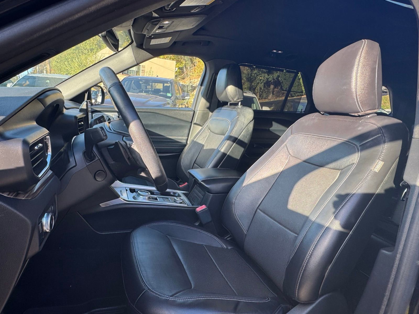 Used 2020 Ford Explorer Limited w/ Class III Trailer Tow Package image 11