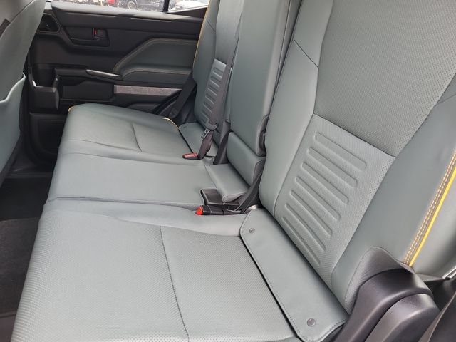 Used 2025 Toyota 4Runner Trailhunter AWD/4WD image 21