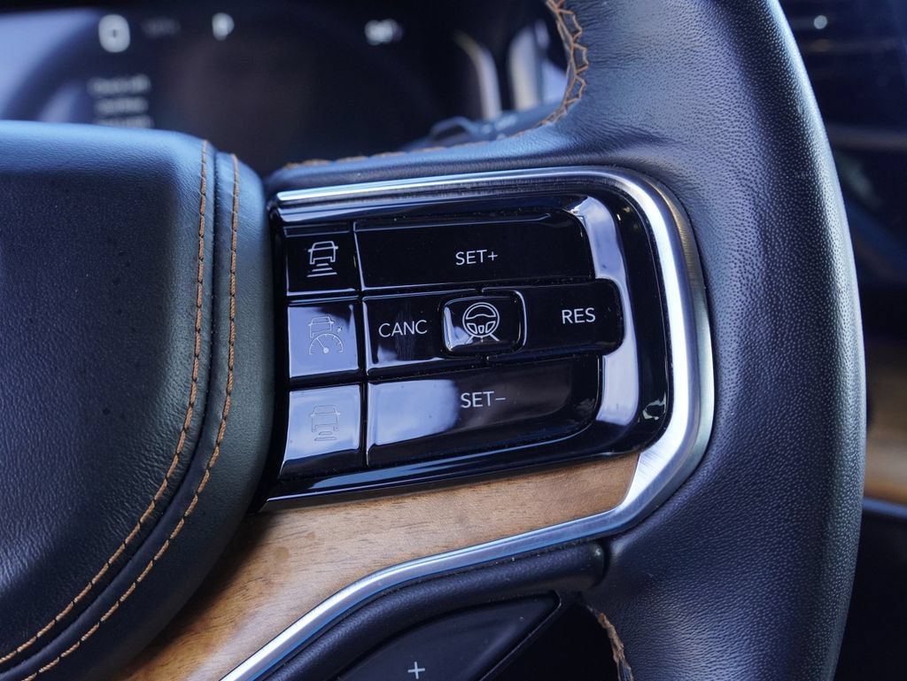 Certified 2024 Jeep Grand Wagoneer L Series III AWD/4WD image 17