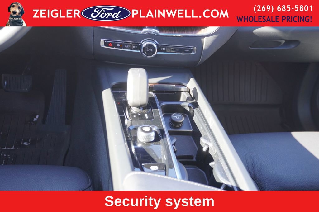 Used 2023 Volvo XC60 T8 Plus w/ Protection Package Premier image 16