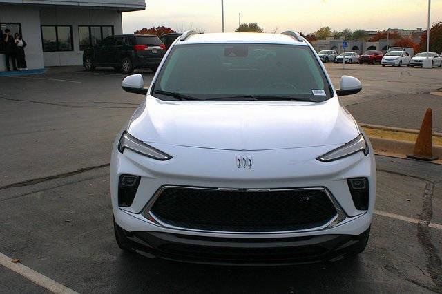 Used 2024 Buick Encore GX Sport Touring image 5