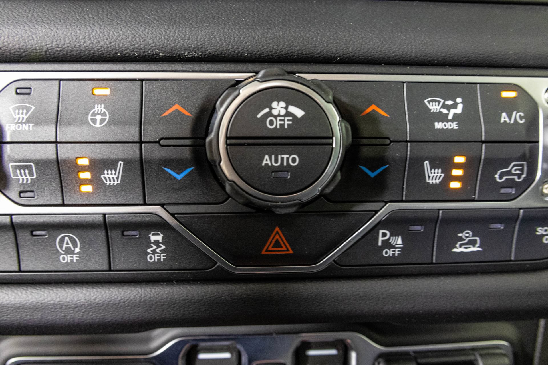 New 2026 Jeep Wrangler Unlimited Sahara AWD/4WD image 8