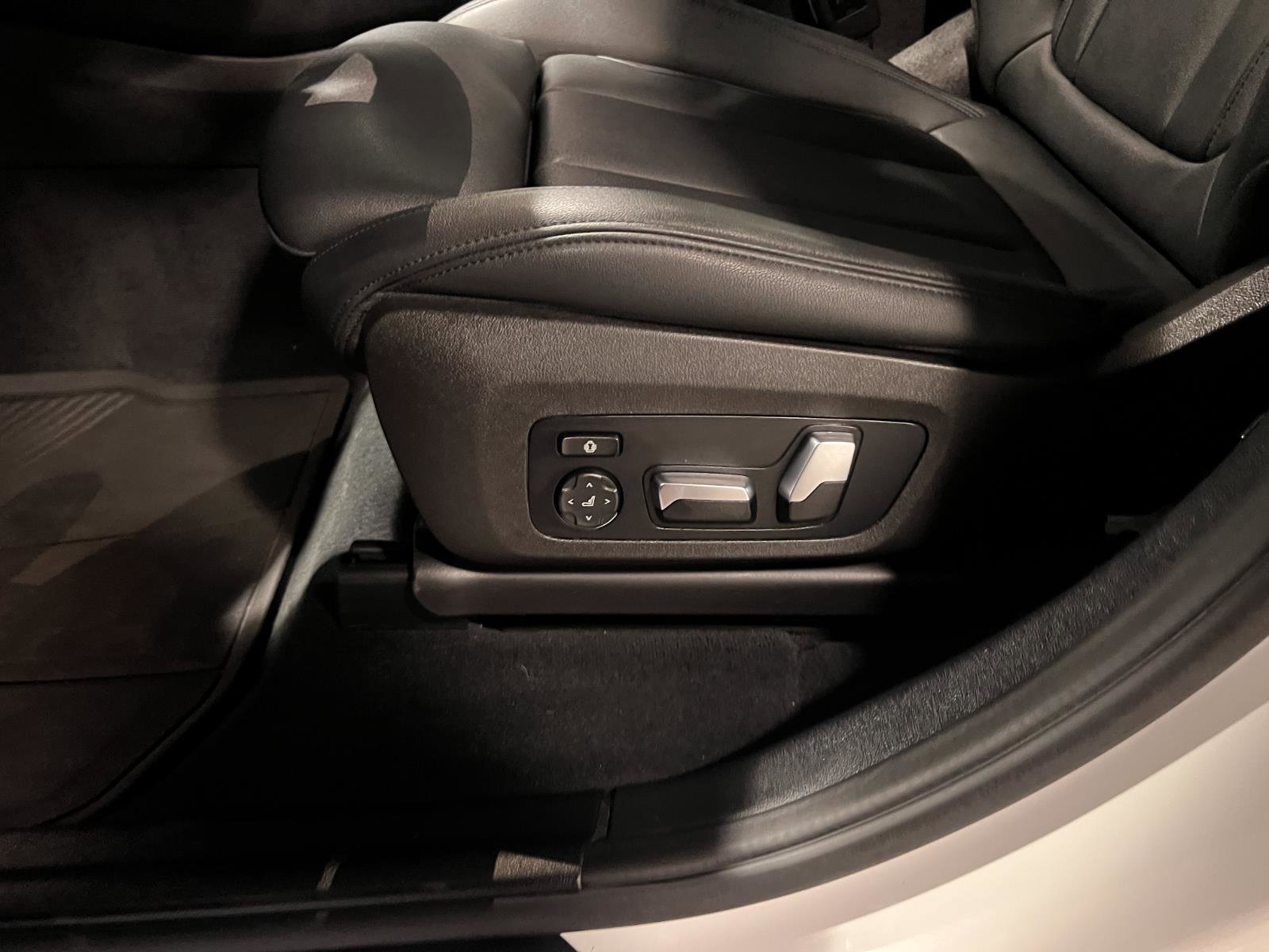 Used 2019 BMW X3 M40i w/ Premium Package image 26