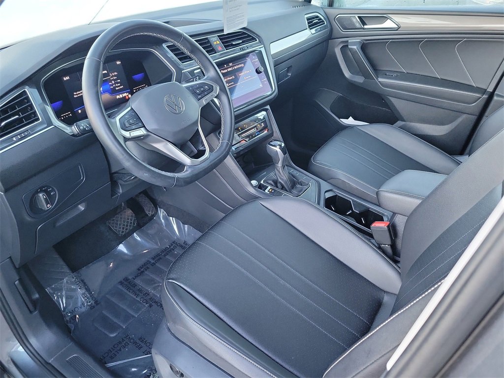 Certified 2022 Volkswagen Tiguan SE image 14