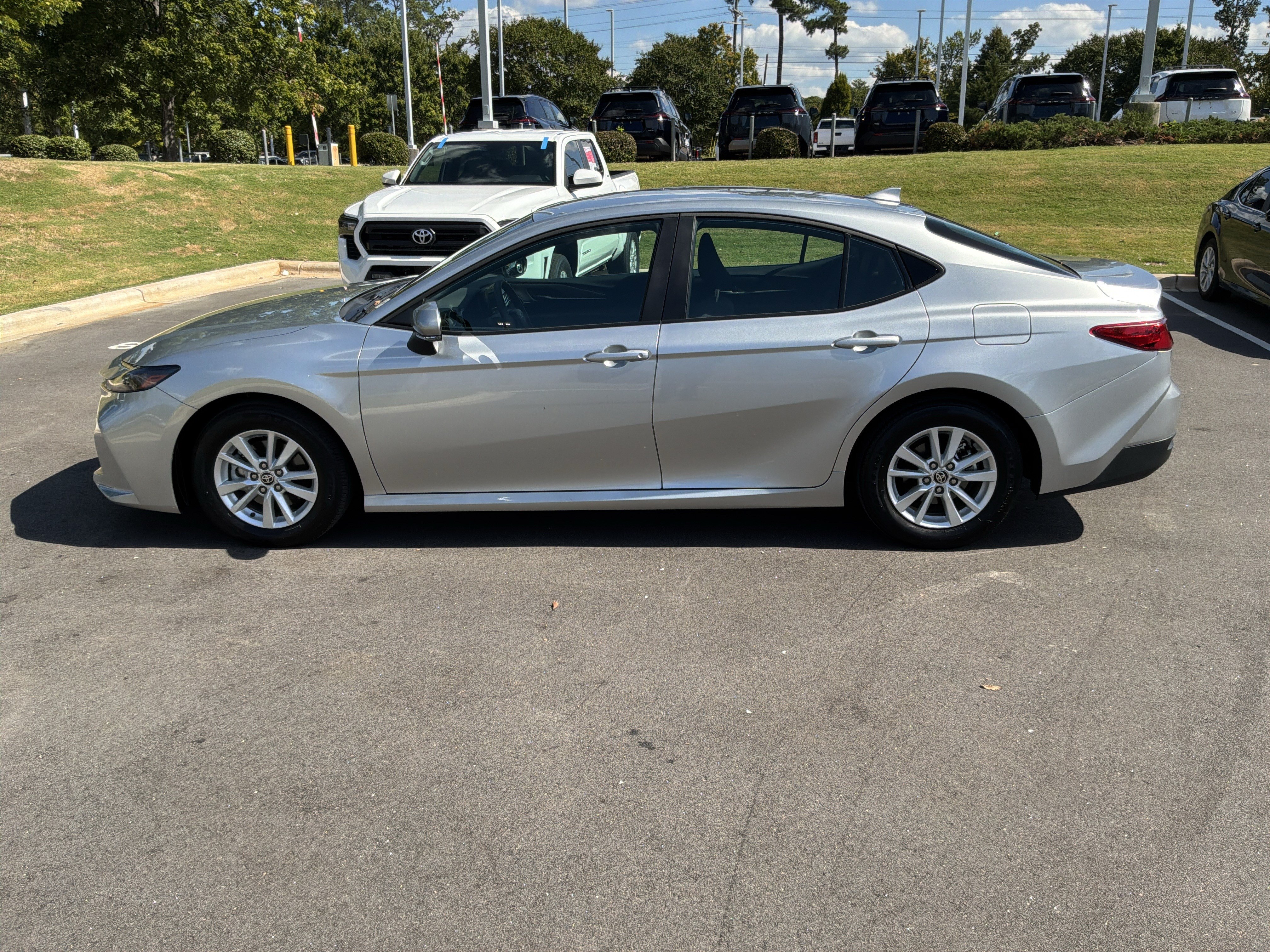 Used 2026 Toyota Camry LE FWD image 7