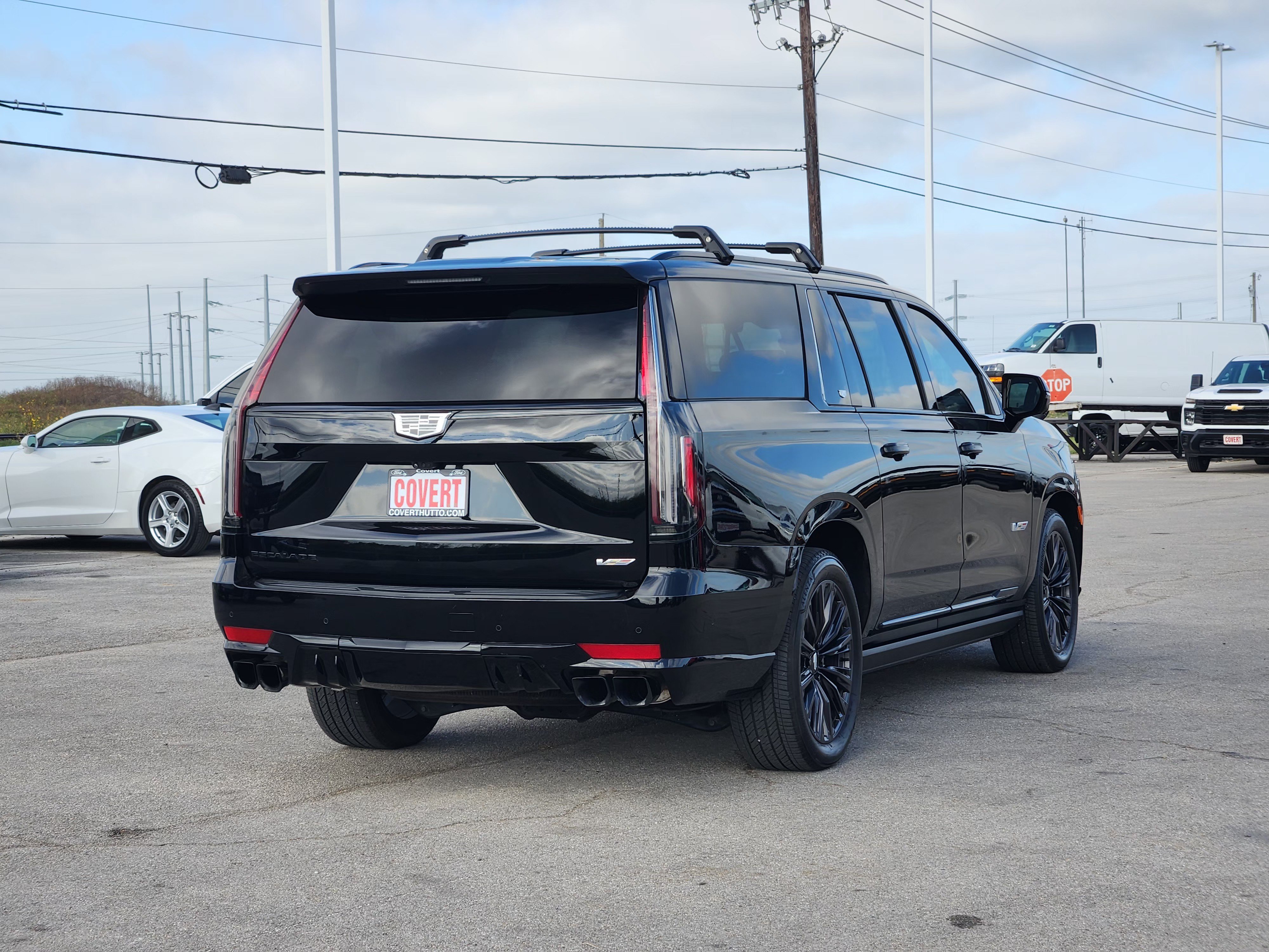 Used 2024 Cadillac Escalade ESV V w/ LPO, ONYX Package AWD/4WD image 7