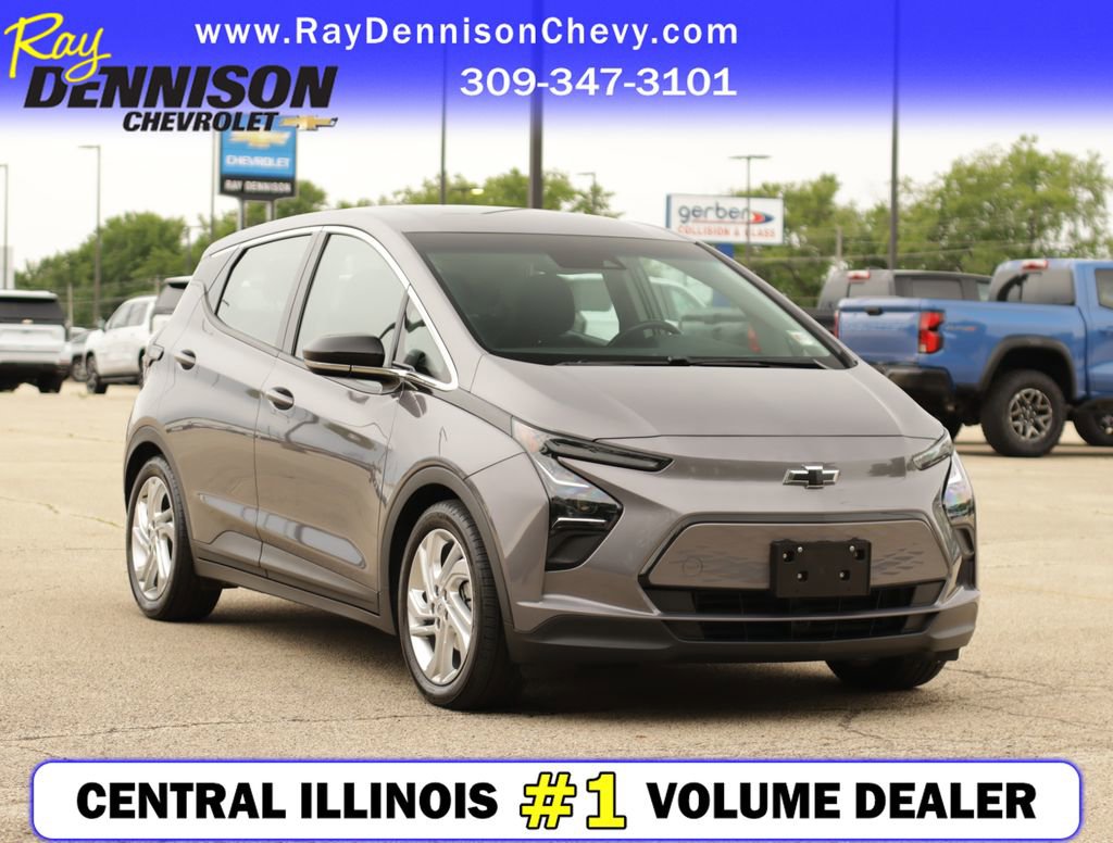 Used 2023 Chevrolet Bolt LT FWD image 1