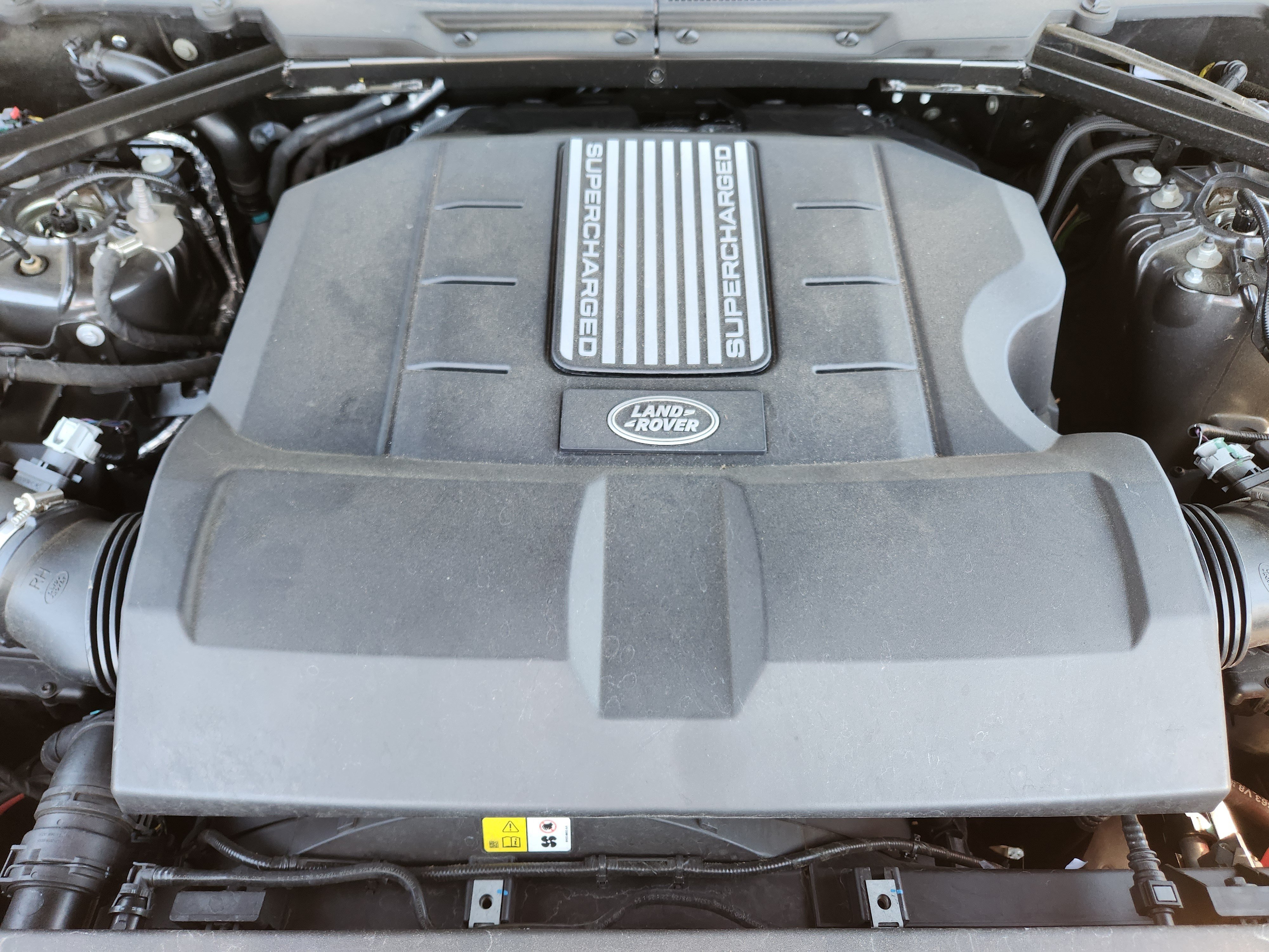 Certified 2025 Land Rover Defender 130 V8 AWD/4WD image 9