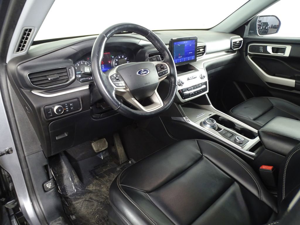 Used 2021 Ford Explorer XLT w/ Equipment Group 202A image 24