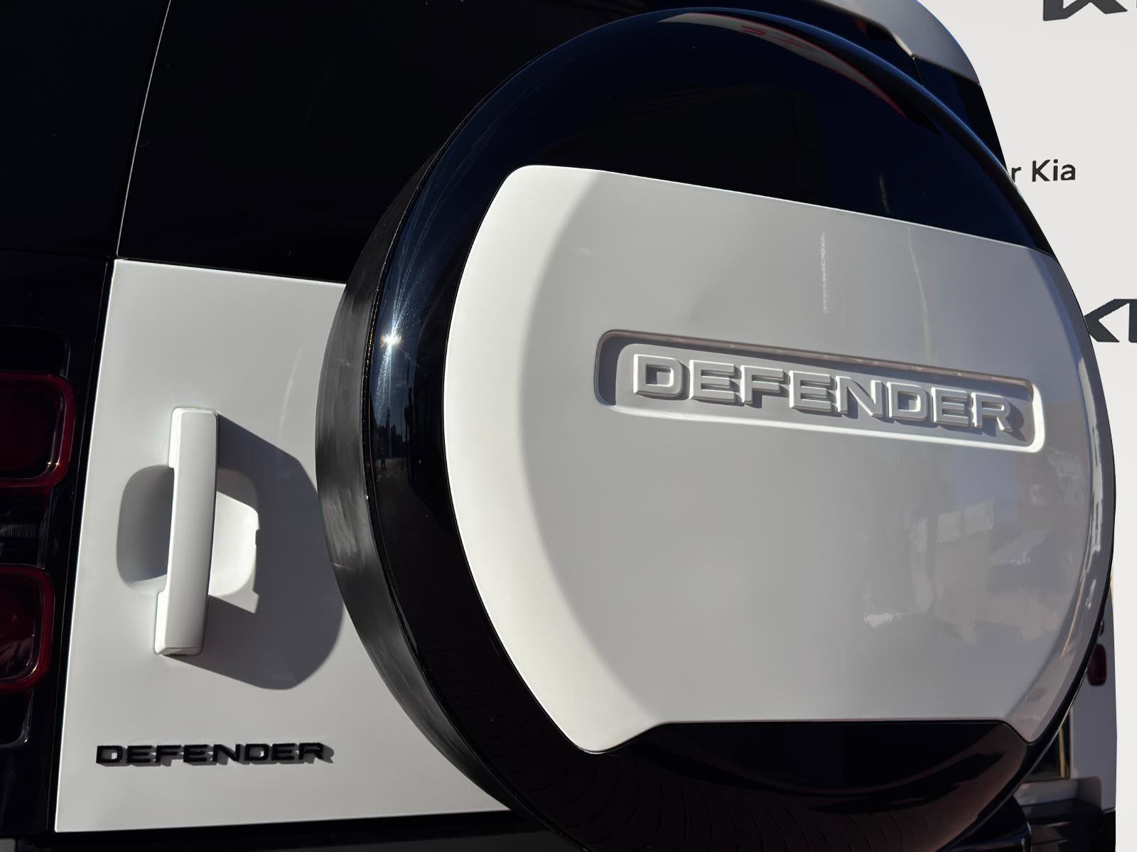 Used 2024 Land Rover Defender 130 X-Dynamic SE image 24