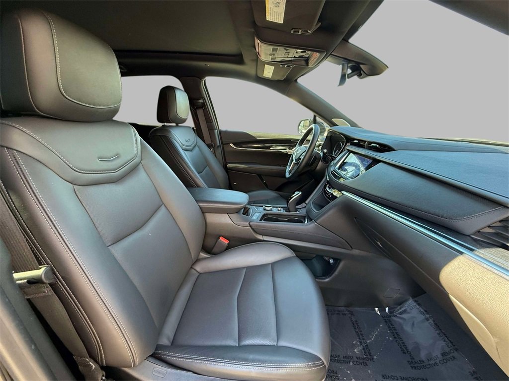 Used 2025 Cadillac XT5 Premium Luxury image 14