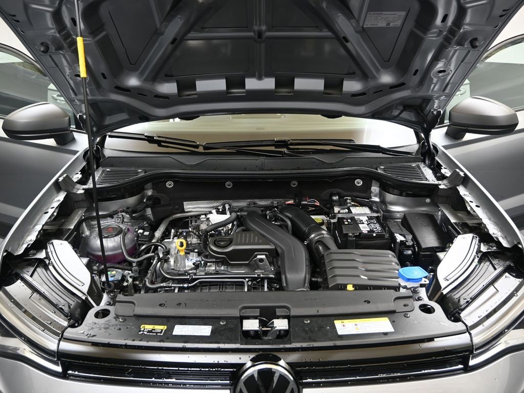 New 2025 Volkswagen Taos S image 10