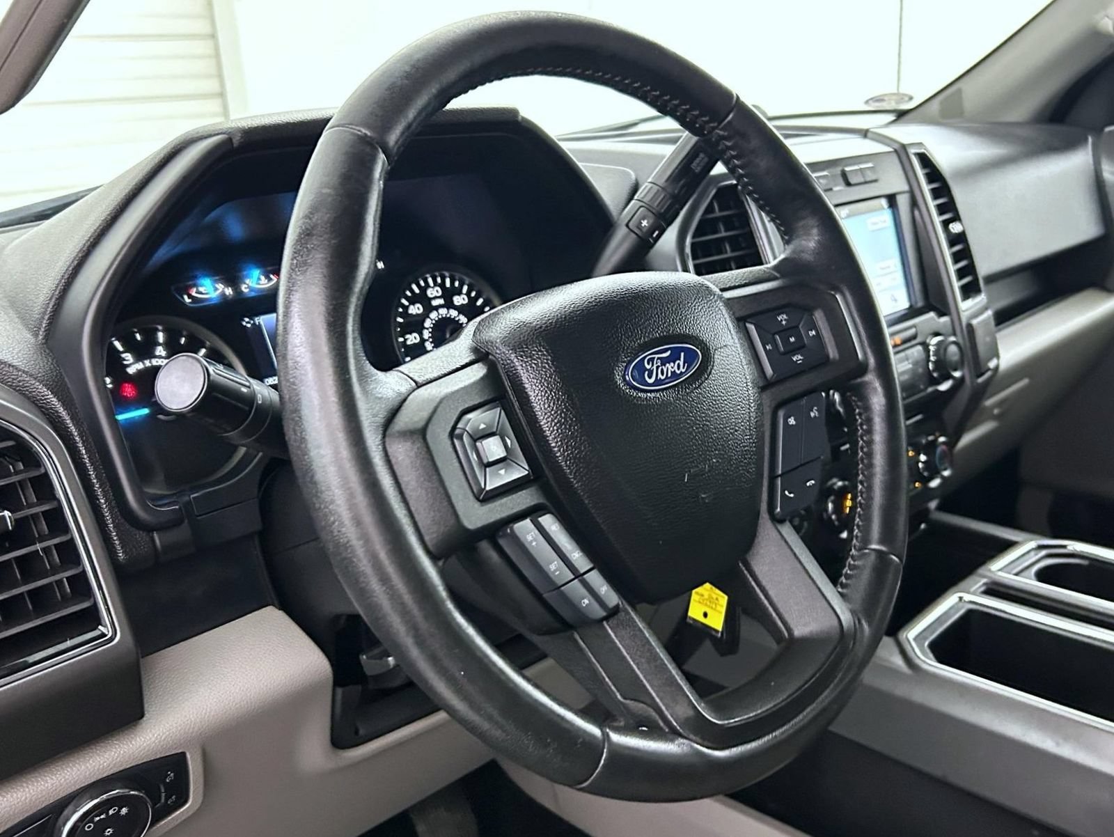 Used 2018 Ford F150 XLT w/ Equipment Group 302A Luxury AWD/4WD image 11