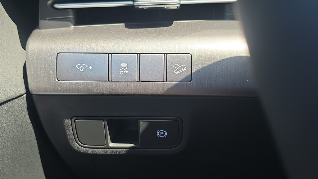 New 2026 Hyundai Kona SEL Premium FWD image 26