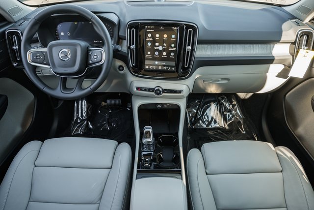 New 2026 Volvo XC40 B5 Plus w/ Protection Package Premier image 20