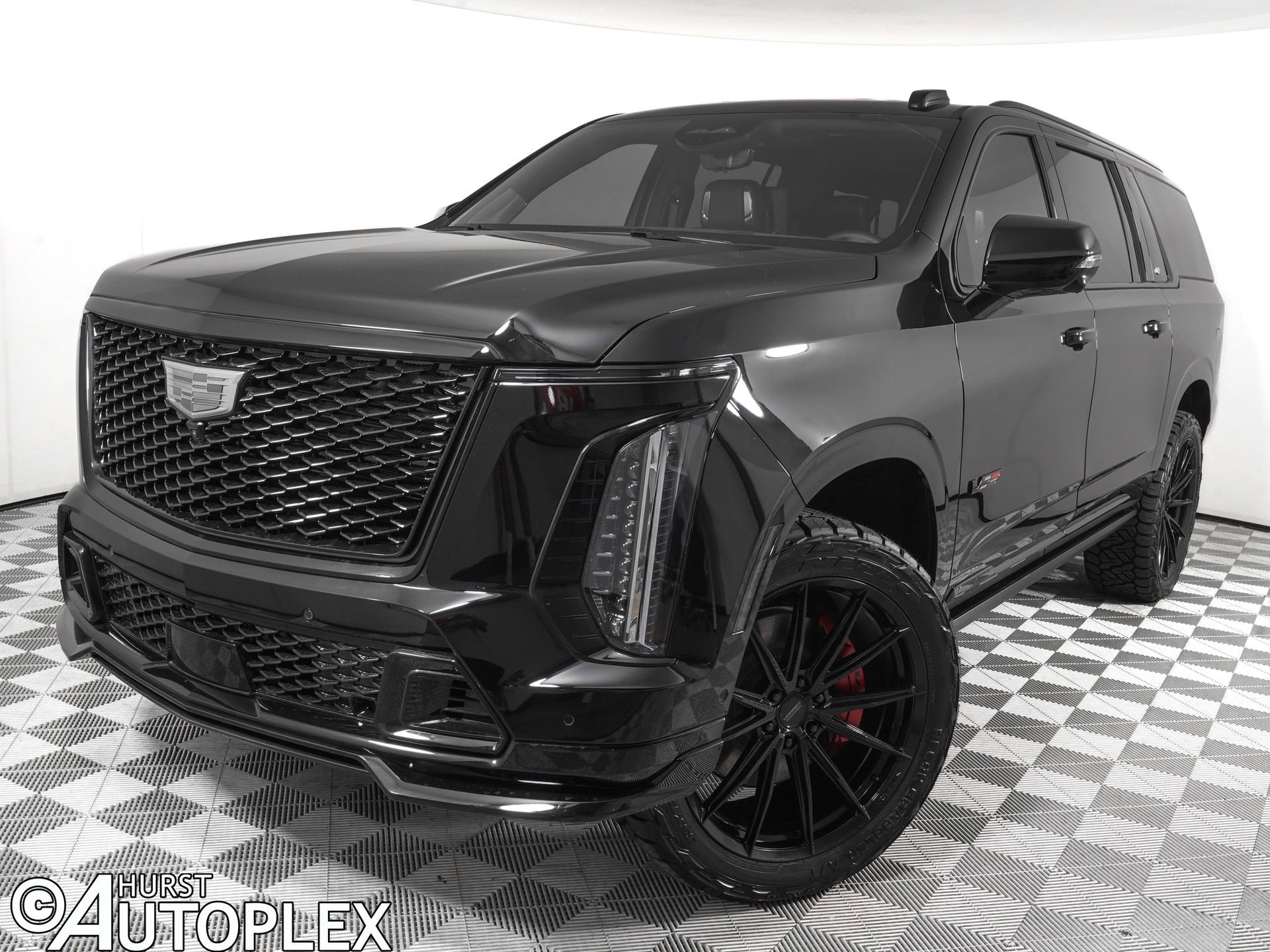 Used 2026 Cadillac Escalade ESV V w/ LPO, ONYX Package AWD/4WD image 1