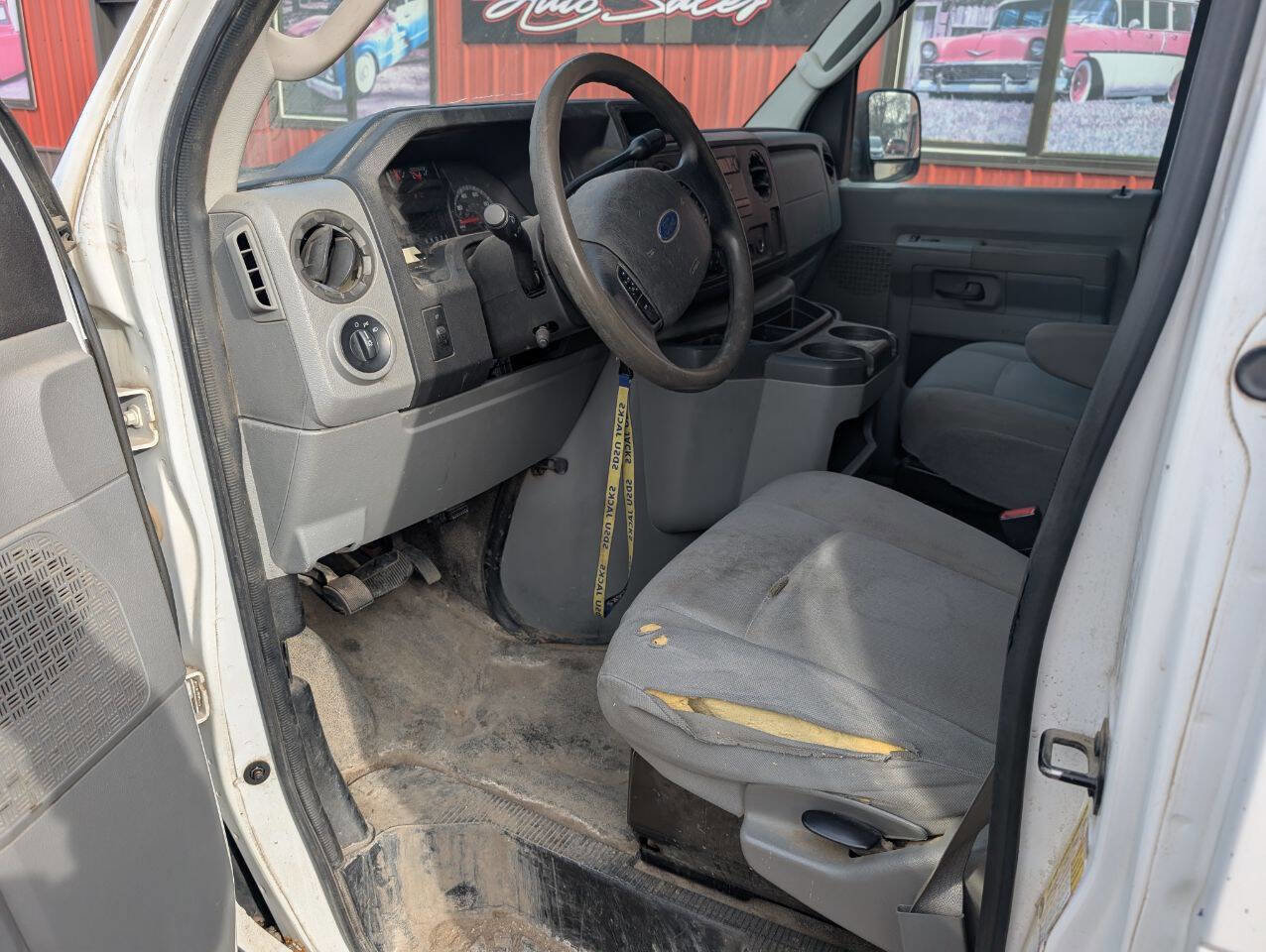 Used 2010 Ford E-250 and Econoline 250 RWD image 12