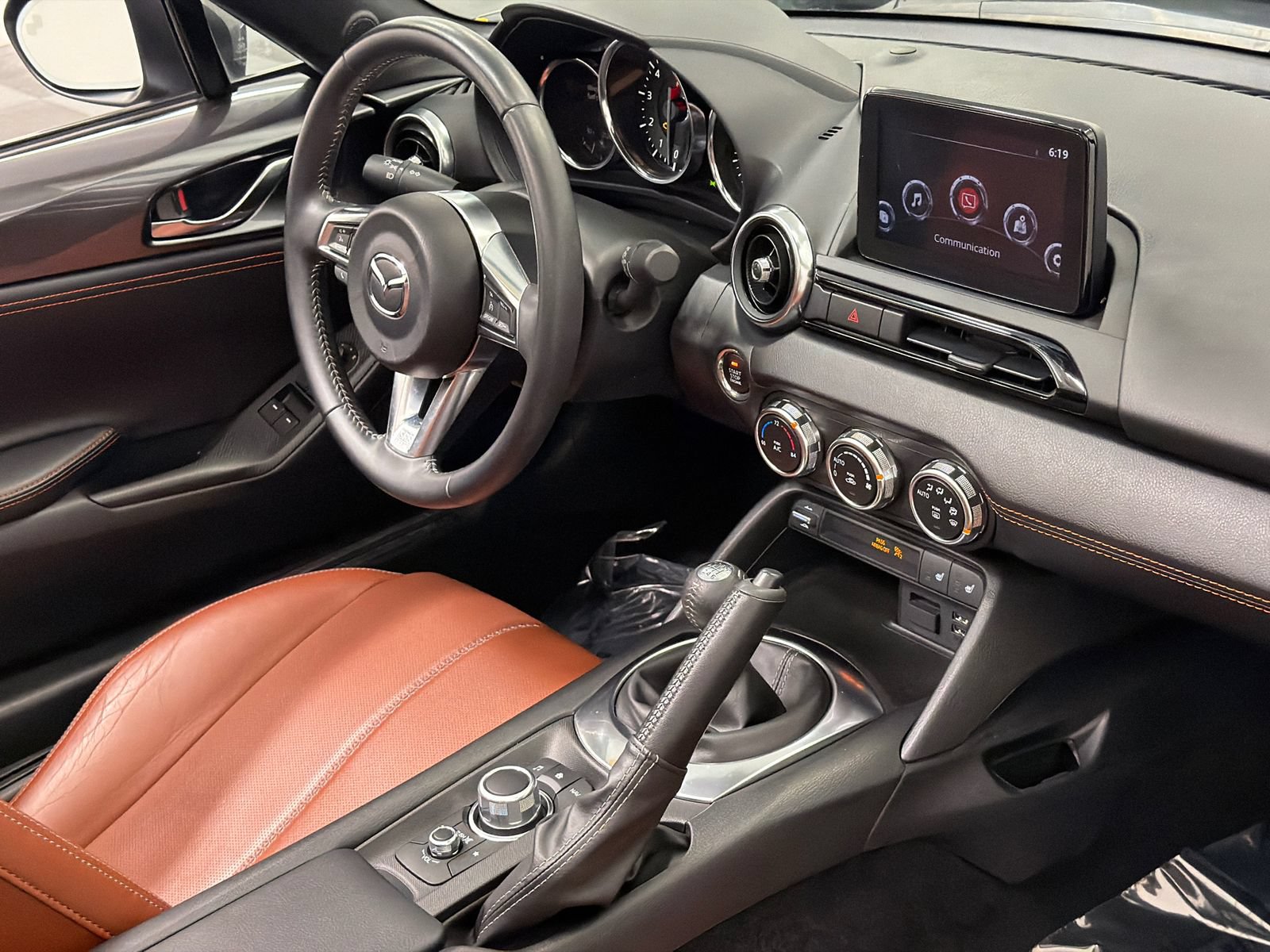 Used 2022 MAZDA MX-5 Miata RF Grand Touring w/ Weather Package RWD image 11