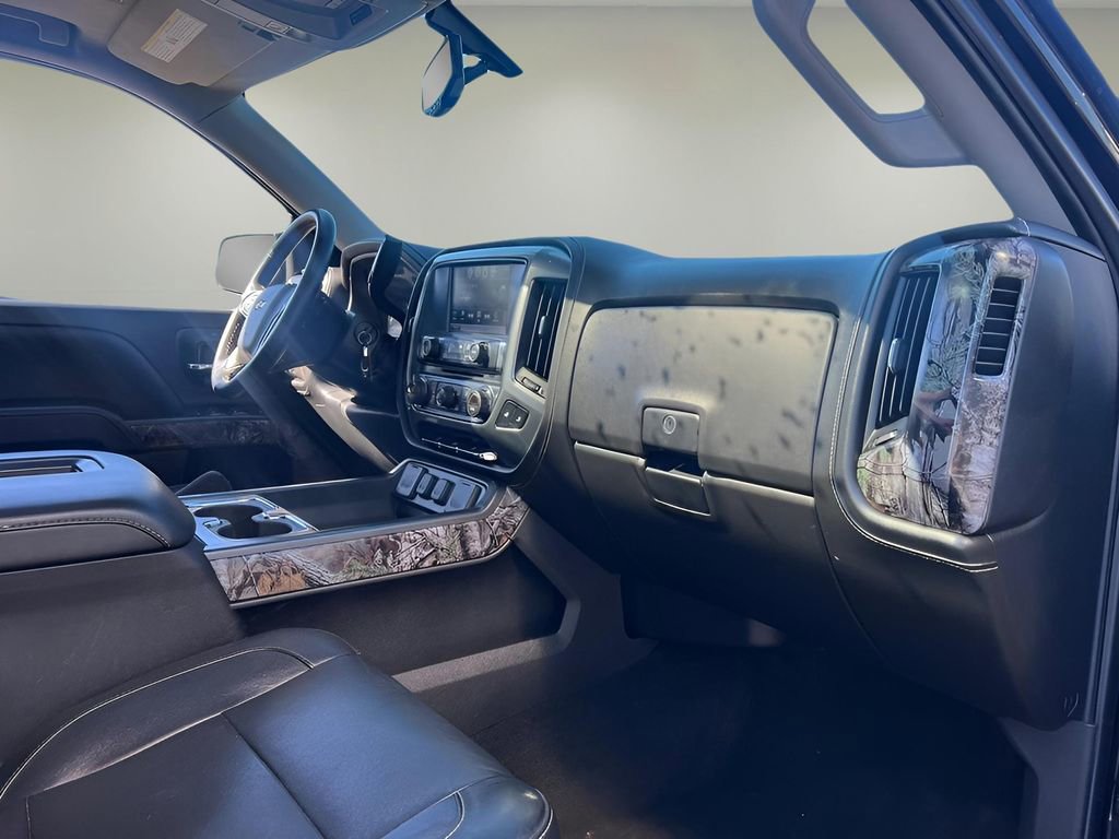 Used 2018 Chevrolet Silverado 1500 LTZ Z71 w/ Realtree Edition image 20