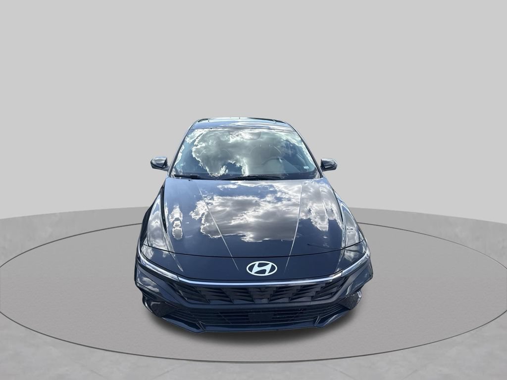 Used 2024 Hyundai Elantra Limited FWD image 10