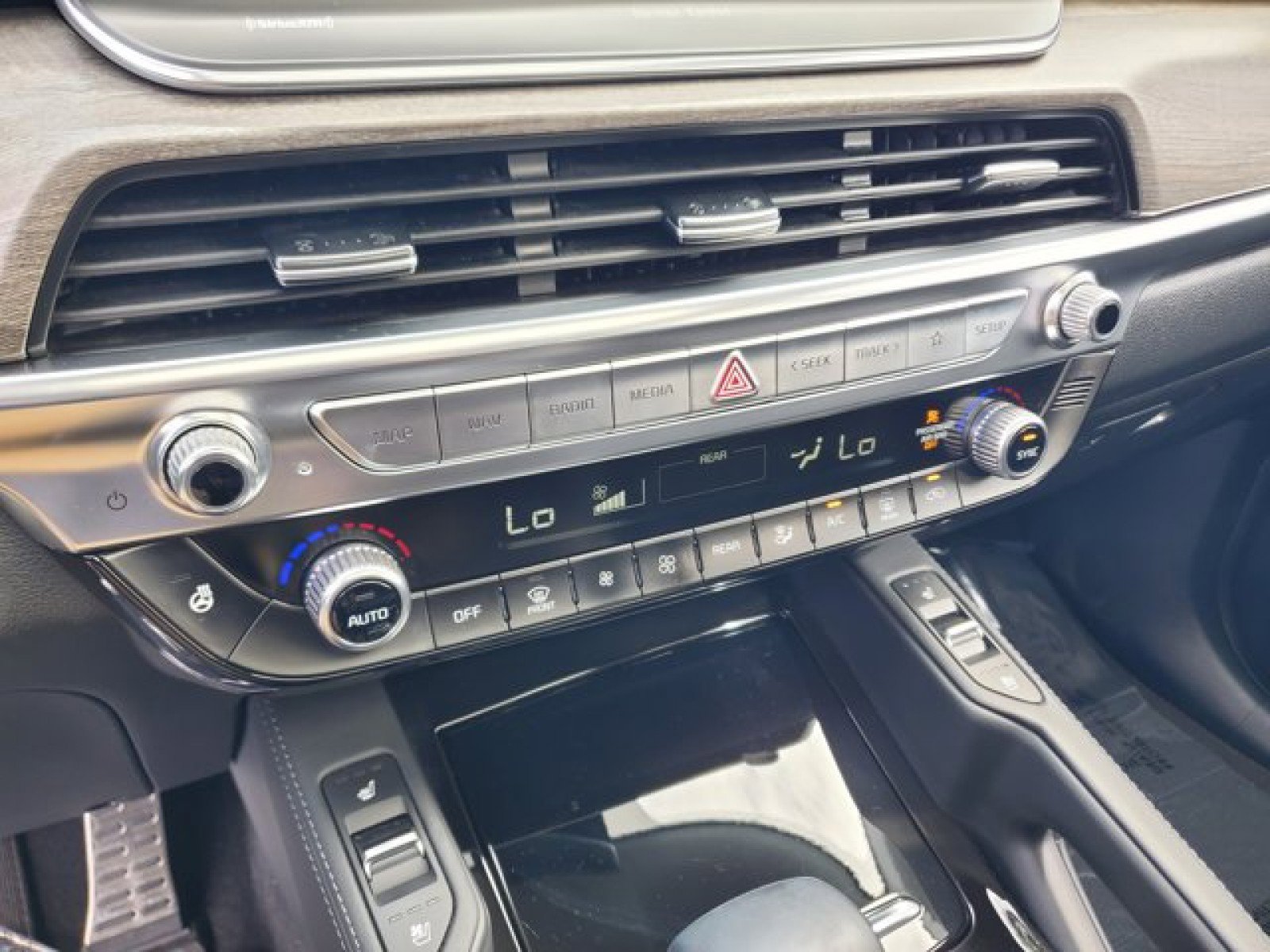 Used 2020 Kia Telluride SX image 26