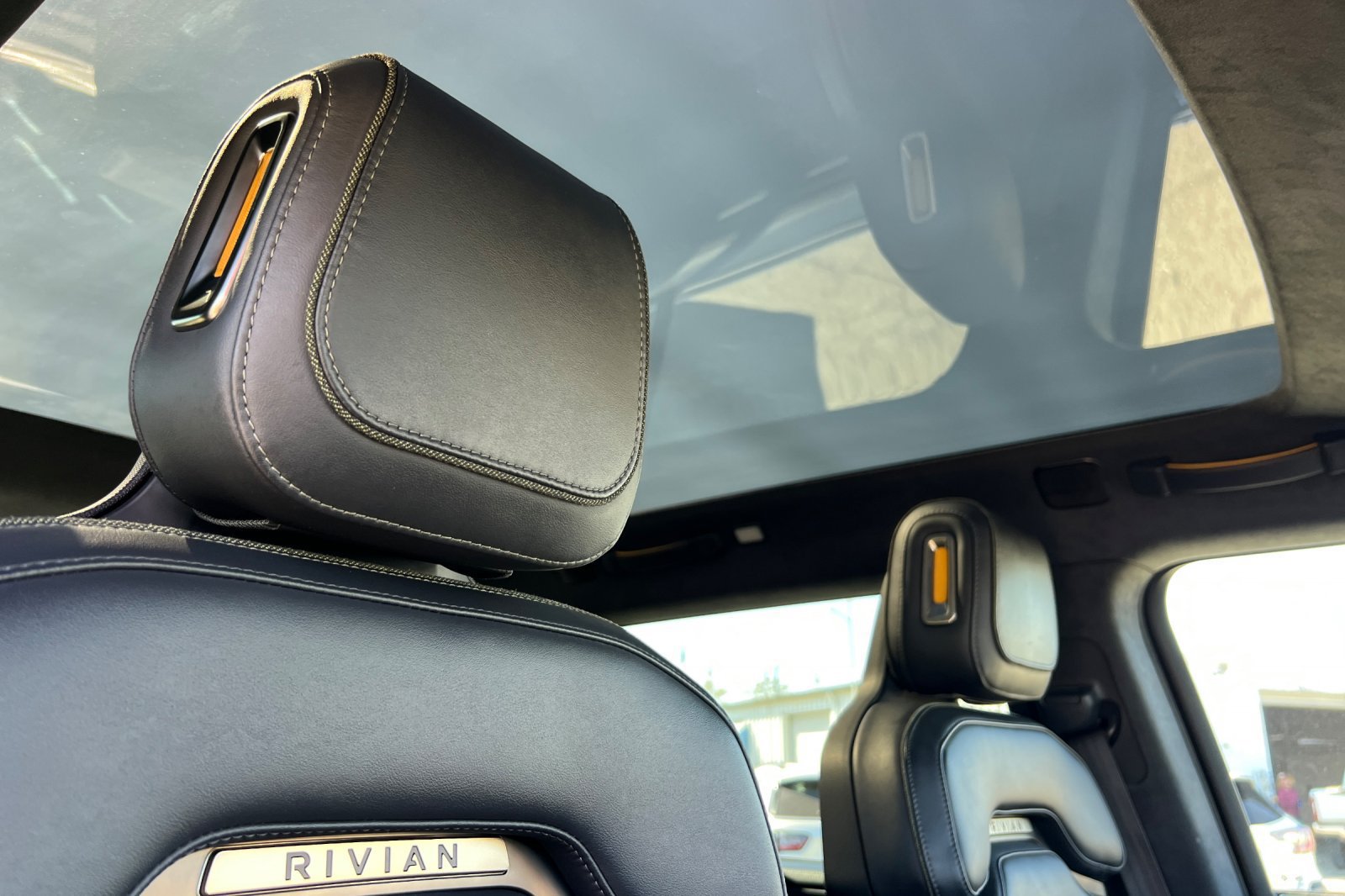 Used 2022 Rivian R1S Launch Edition Quad AWD/4WD image 18