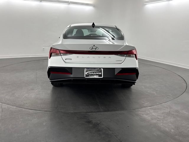 Used 2026 Hyundai Elantra Limited FWD image 6