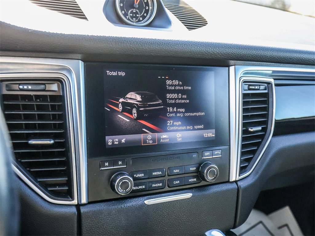 Used 2018 Porsche Macan Base image 31