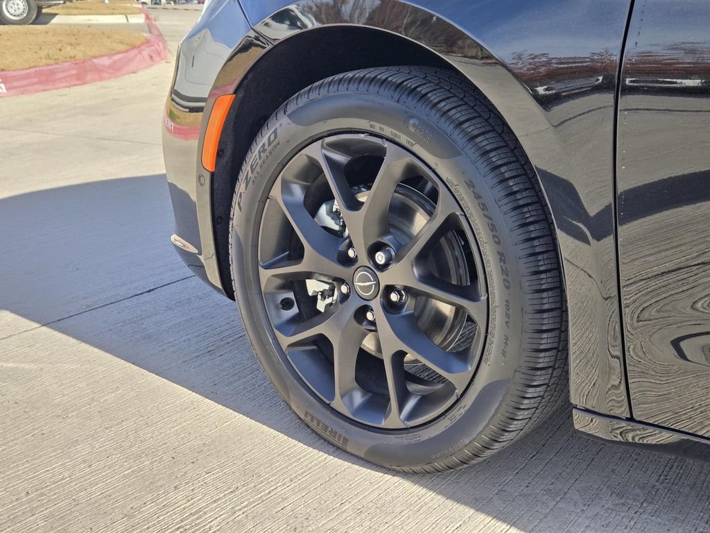 New 2026 Chrysler Pacifica Limited w/ S Appearance Package FWD image 6