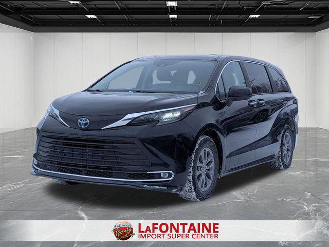 Certified 2024 Toyota Sienna XLE AWD/4WD image 1