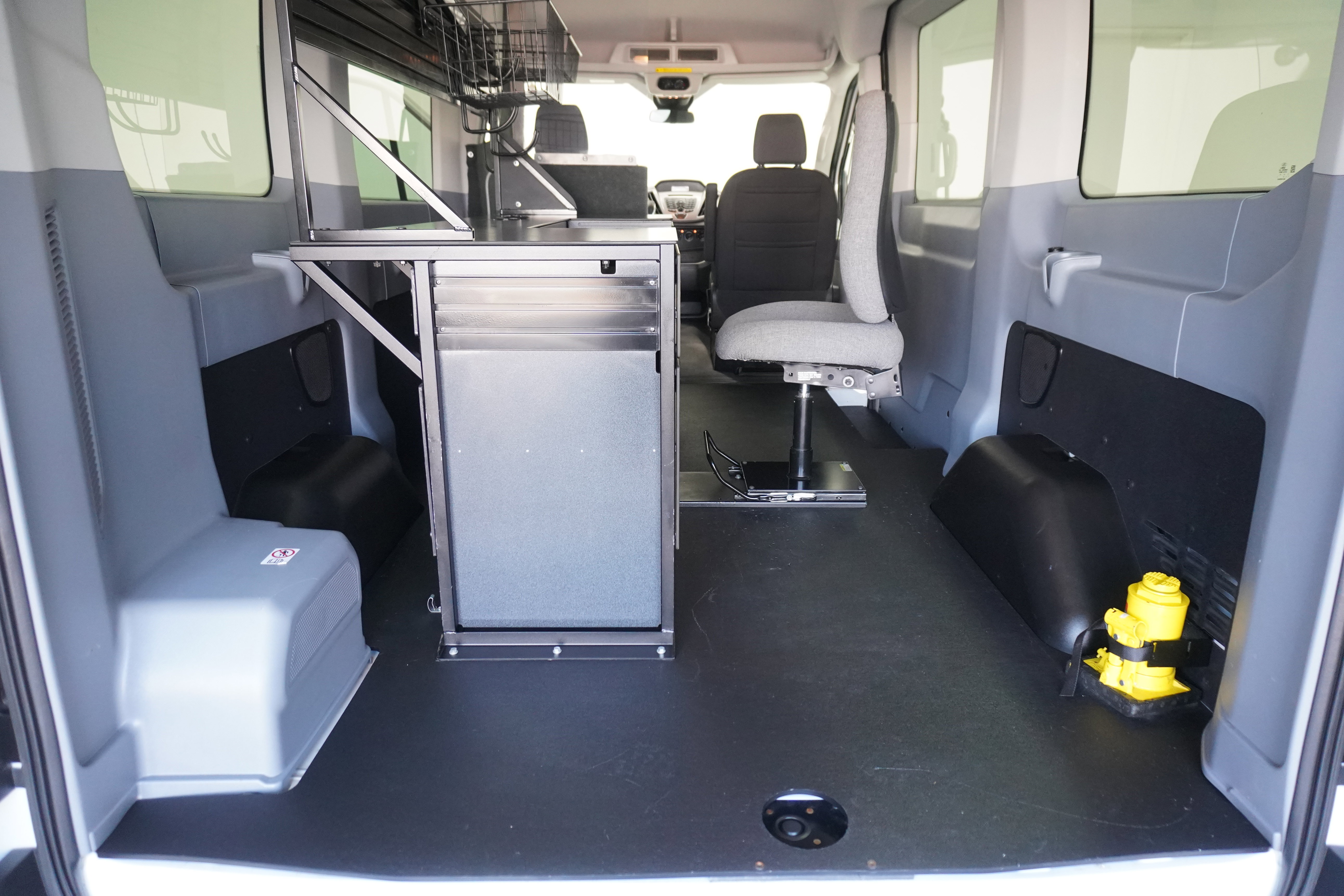 Used 2018 Ford Transit 150 XLT RWD image 21