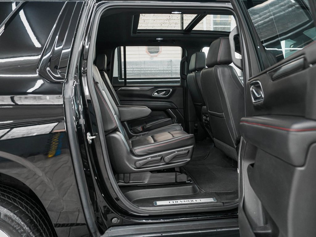 Used 2022 Chevrolet Suburban RST w/ Sport Performance Package image 33