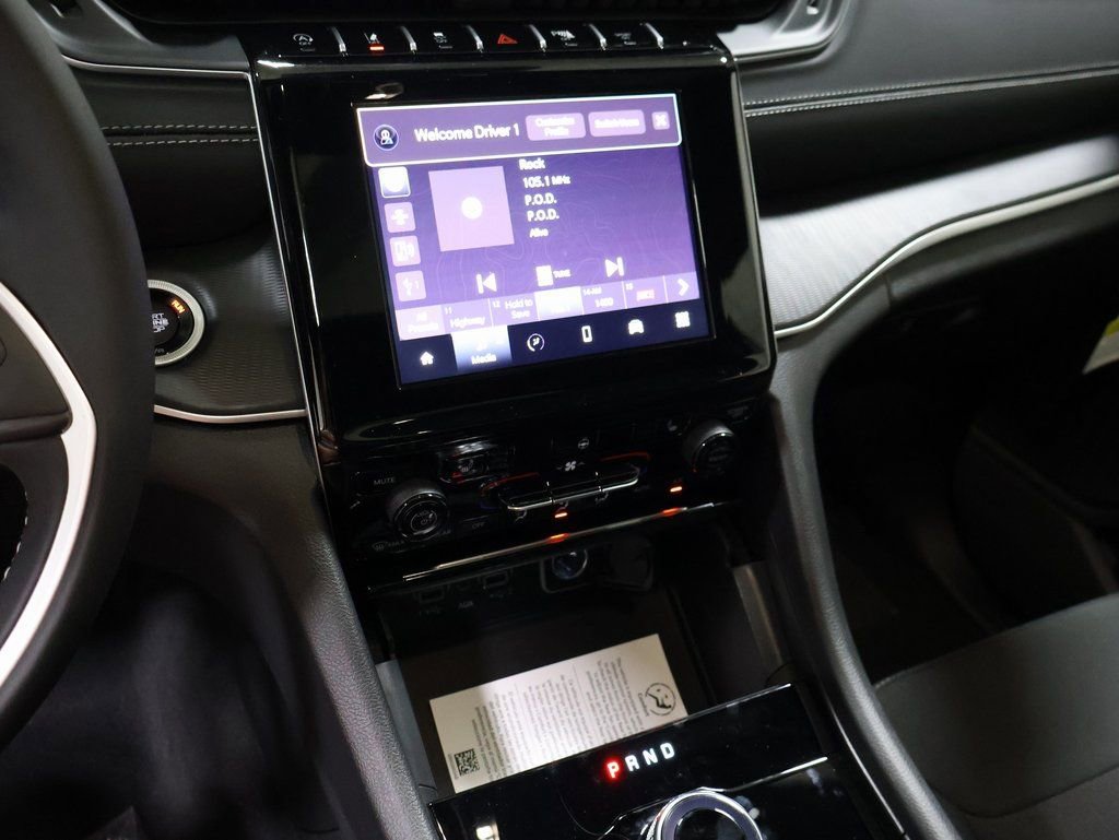 New 2025 Jeep Grand Cherokee L Laredo w/ Luxury Tech Group I image 25