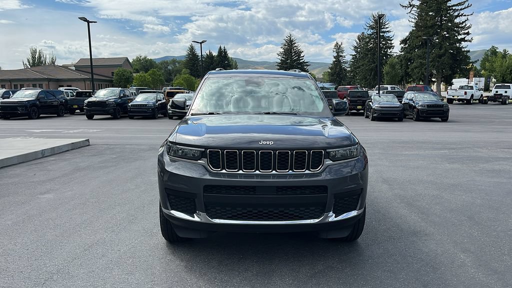 Used 2022 Jeep Grand Cherokee L Laredo w/ Luxury Tech Group I AWD/4WD image 2