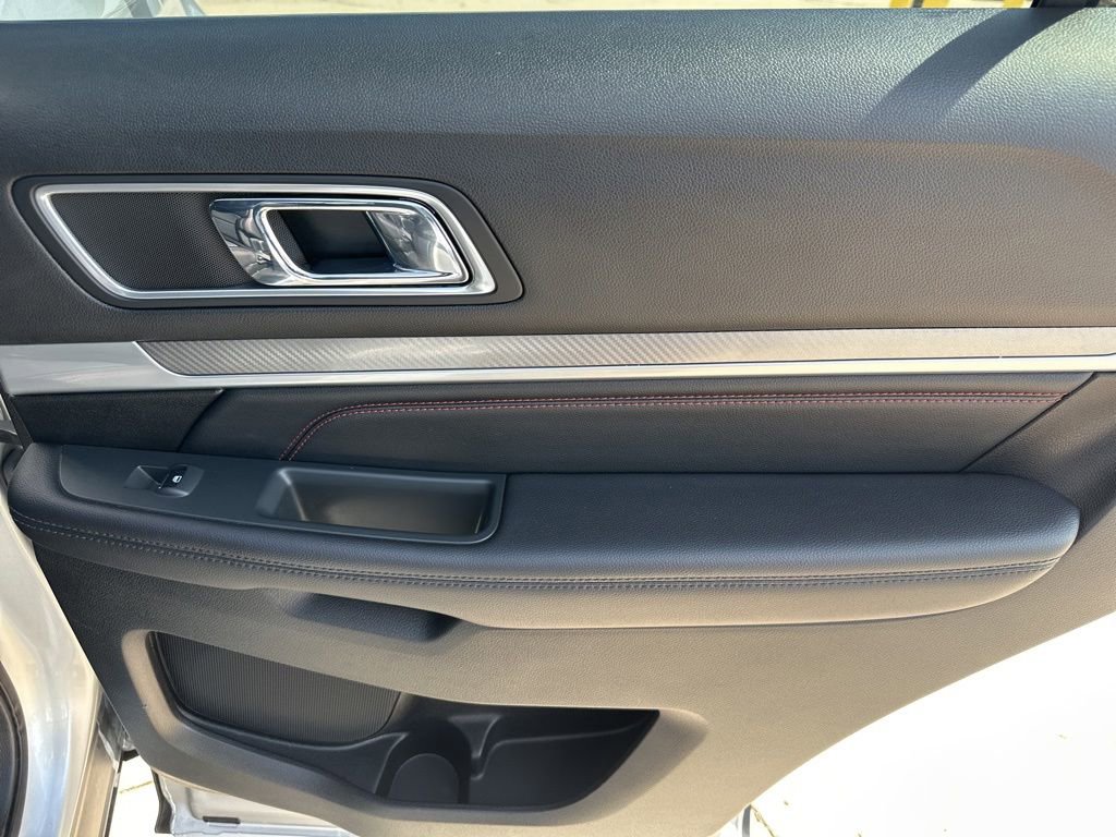 Used 2017 Ford Explorer Sport w/ Equipment Group 401A AWD/4WD image 28