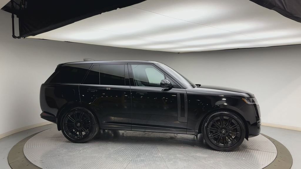 Certified 2023 Land Rover Range Rover SE image 9