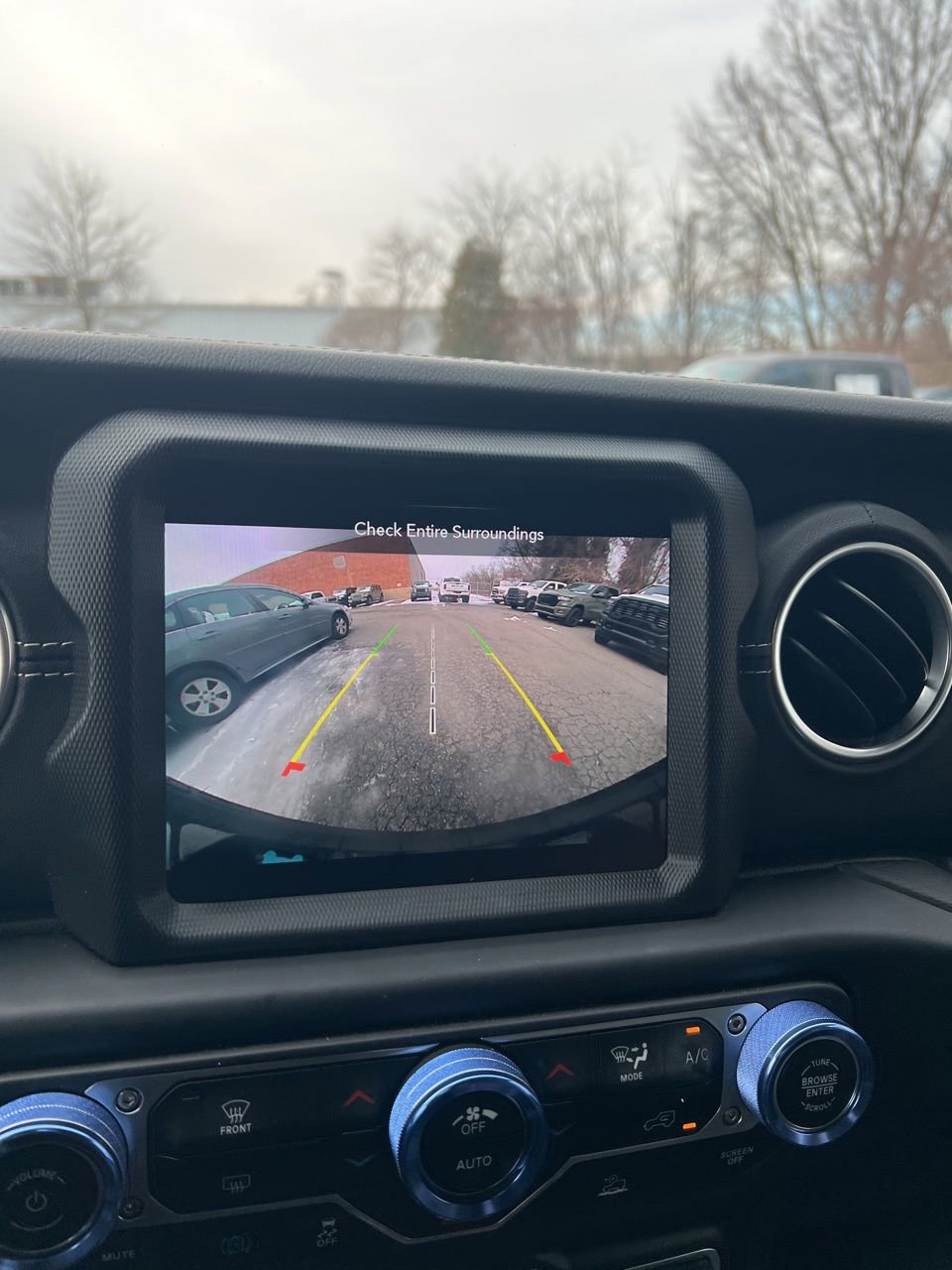 Used 2023 Jeep Wrangler Unlimited Sahara image 23