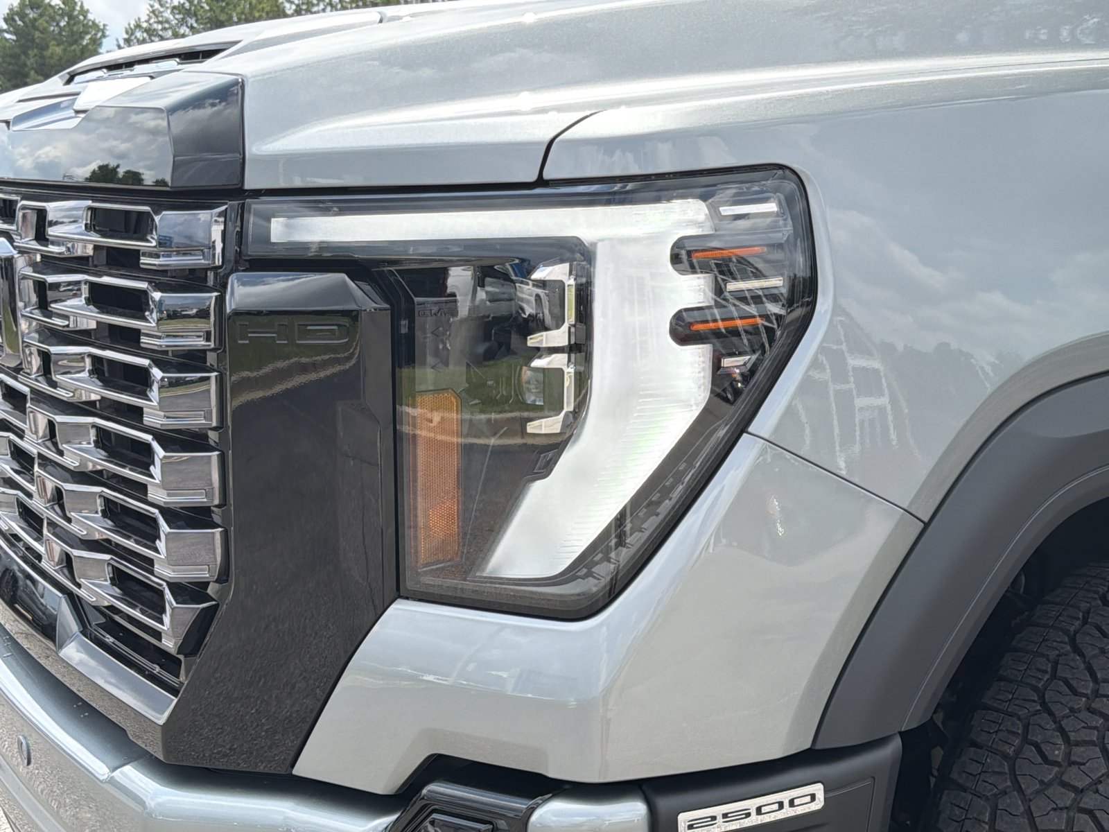 Used 2026 GMC Sierra 2500 Denali Ultimate AWD/4WD image 8